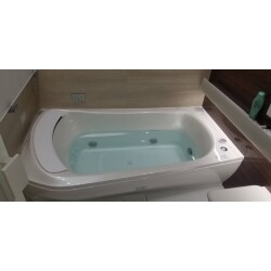 約30年間の思い出とさよなら。孫、ひ孫を育ててくれた、母親へのプレゼント。
ゆっくり楽湯で疲れをとってね。お客様のお気持ちにお答えするには、最新のお風呂しかない！
ＴＯＴＯの「シンラ」をご提案！大変気に入って頂けました。

