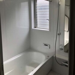 中古物件をリフォームしました。
水回りを全て交換し、クロスは全面貼り替えました。