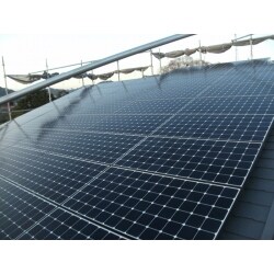 太陽光発電パネルを設置し、自然エネルギー利用で電気代を節約できます！！