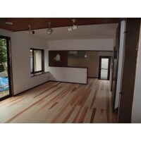 自然素材を使用した築24年の物件の大幅リフォーム。