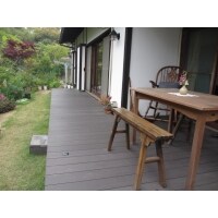 縁側をウッドデッキと照明で快適に