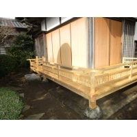 宮大工仕様の濡れ縁が古き良き佇まいを再現!