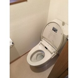 既存のトイレが水漏れしたのをきっかけに最新のトイレへ交換