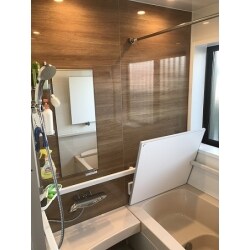 昔ながらの浴室から機能的で高級感のあるシステムバスへ変身！