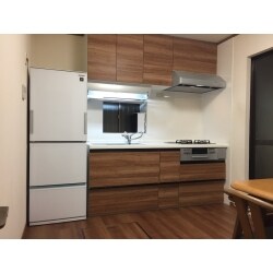 ダイニングキッチンのフローリング貼り替えと、システムキッチンの入れ替えを行いました。