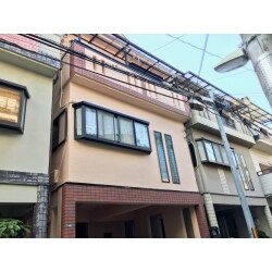 雨漏りについてのご相談をいただき調査をさせていただき、そのことがきっかけで、外装の全面改修工事をさせていただきました。