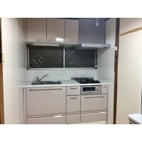 古くなり傷んだ流し台からシステムキッチンに入れ替える