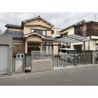 手入れが大変になった庭を駐車場に全面リニューアル工事