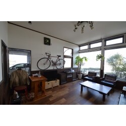 長年使われなかった事務所をビンテージ風の趣味部屋にリフォーム