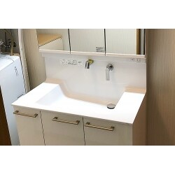 ゆったり広いタイプの洗面化粧台にリフォーム