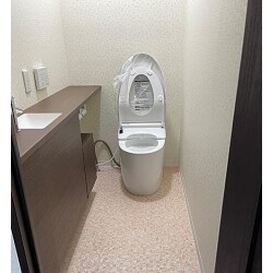 トイレ内に収納をご希望頂きましたので、こちらのシリーズになりました。