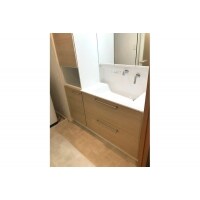 広い間口を生かした収納力・機能性を兼ね備えた洗面化粧台