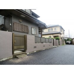 和風の外構を一新して開放的になりました。
