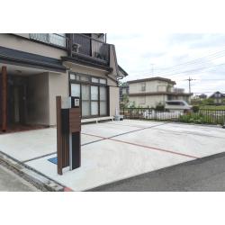 庭の花壇や植栽、塀、門扉、フェンス等を全て撤去して開放的になりました。