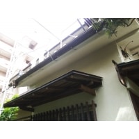 樋を交換することにより雨だれを解消