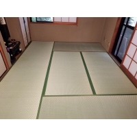 畳、襖の交換により高級感を漂わせ蘇った和室