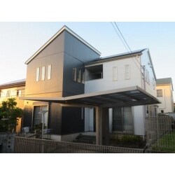 外壁塗装：日本ペイント「ダイヤモンドコート」
屋根塗装：日本ペイント「サーモアイ」