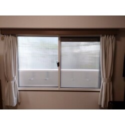 断熱内窓『楽窓』を設置しました。断熱効果、結露の抑制効果、遮音性能に優れています。