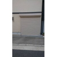 ガレージの電動シャッター