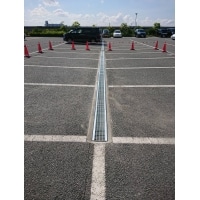 某物流倉庫駐車場グレーチング工事