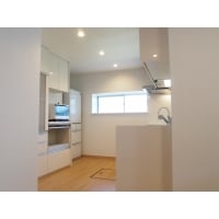 間取り変更を含む全面改装工事を行いました。