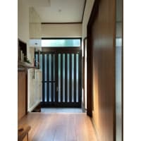 雨漏りを補修し水廻りを更新しました。