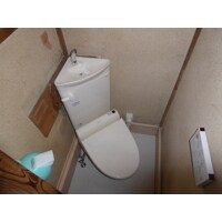 狭い場所でも取り付けられる機能性豊かな洋式トイレへ