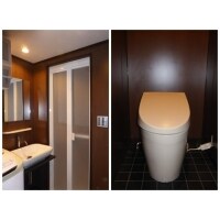 シックな色合いで統一された落ち着きある雰囲気の水廻りへ