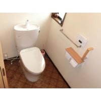 スッキリとしたデザインの節水トイレへ