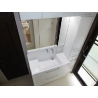 洗面室をリニューアル。収納豊富なスッキリとした空間へ