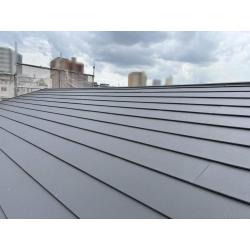 築25年以上経つ、鉄骨造3階建て。特に3階のお部屋が夏になるととても暑くなることにお悩みでした。屋根からの熱が室内に伝わりやすく、冷房をかけてもなかなか涼しくならなかったご様子です。
また、「窓やシャッターの断熱性能も高めたい」というご希望もあり、今回は住まい全体の断熱性を見直すご提案を行いました。

【施工内容】

・内窓取付工事　15箇所
・シャッター交換工事　　5箇所
・リシェント玄関・裏玄関取替工事・電子錠設定
・屋根カバー工法（スーパーガルテクト施工）
・ベランダ防水工事
・樋塗装工事
・インターホン取替工事