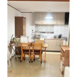 今回、ユニットバス交換、洗面台交換、洗濯パン設置、洗面室内装工事、トイレ交換、トイレ内装工事、2階リビング・和室クロス貼替え、ふすま張替えの工事をさせていただきました。
