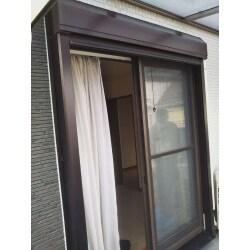 防犯の為のシャッターを設置しました
