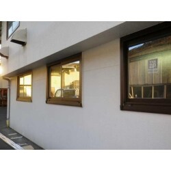 家の窓でも工場の窓でもスマートカバーは万能です。
社長様が窓断熱に関し大変気に入っていただいており、この度の工場の窓の改修となりました。
