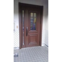 玄関ドアを取替えてスッキリしました!