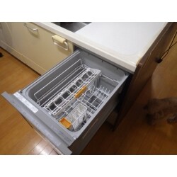 食洗機とコンロの交換です。食洗機：トクラス、コンロ：日立。電気工事と給排水工事も行いました。