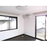 床と壁紙を交換し、明るいお部屋へ
