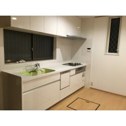 明るいキッチンへ　キッチン取替・内装工事