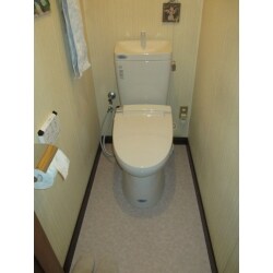 ＬＩＸＩＬ　アメージュZ便器　
トイレが古くなりタンクからの水漏れしていました。
そして節水トイレにして欲しいと要望を受けました。