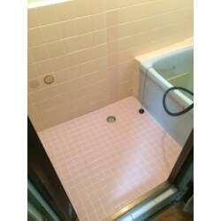 施工後
綺麗なピンクで明るく仕上がり、
水勾配も調整したのでしっかり流れるように
なりました。