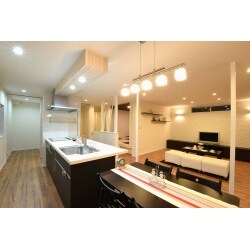 全面改装～オープンキッチンに小上り和室　一体型ＬＤＫ広々空間