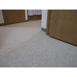 築22年のマンションにお住いの御施主様にとって、初めてのリフォームでした。年末にカーペット、障子、襖を貼り替え、清々しい部屋で新年を迎えてることができました。
