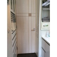 穴のあいてしまったドアも、あっという間に補修出来ました