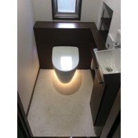 優しい光の落ち着くトイレになりました