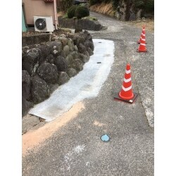 地中の配管が詰まったので 交換をしました。