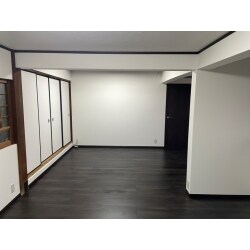 和室を洋室に変更し、ダイニングキッチンと繋げ、ＬＤＫに間取りを変更しました。
