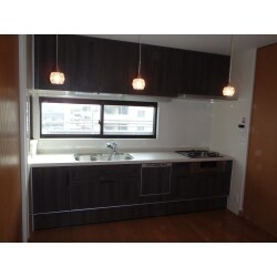 LDKのリフォームです。新しく、お好みのキッチンにしました。使い勝手を丁度いいものにするため、色々考えられたリフォームです。