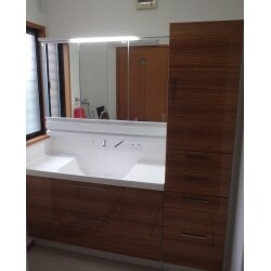 築20年、気になっていた水廻りの交換と、屋根・外壁の塗装を行いました。