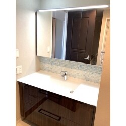築19年のマンションです。設備が古くなってきたので洗面所、浴室、トイレのリフォームをしました。
