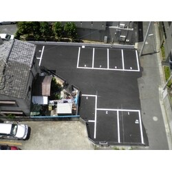 古屋を取り払い、駐車場を造成